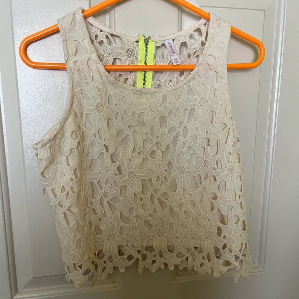 Lace sleeveless top